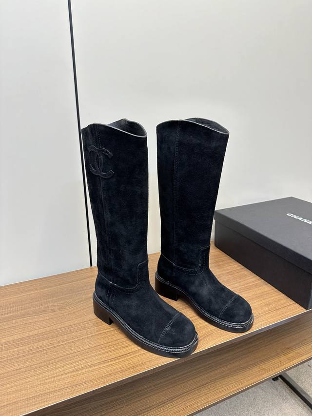Chanel * Autumn/Winter New Arrival Short Boots 660 These riding boots are truly
