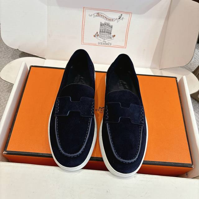 Women's and Men's 70 Hermes Sneakers Series - Stylish and Versatile, Super Comfo