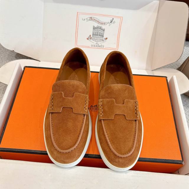 Women's and Men's 70 Hermes Sneakers Series - Stylish and Versatile, Super Comfo