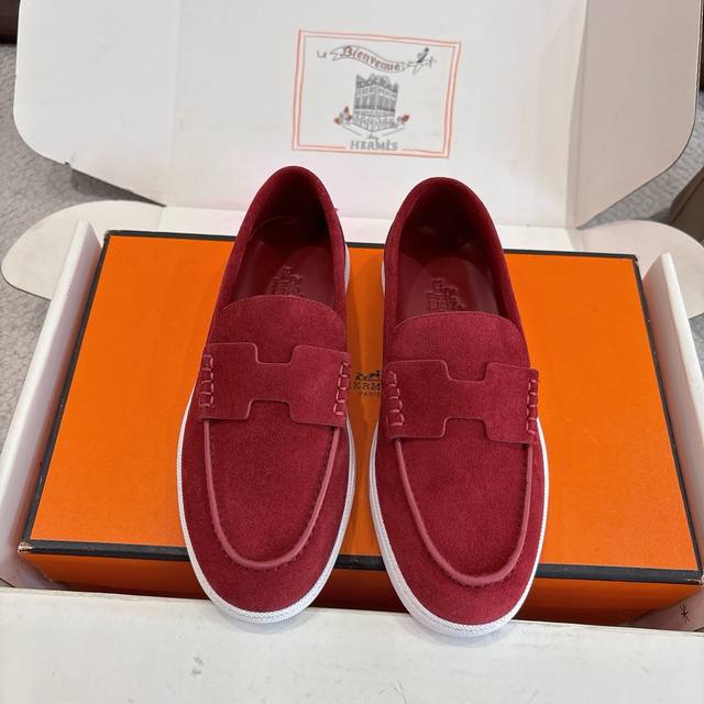 Women's and Men's 70 Hermes Sneakers Series - Stylish and Versatile, Super Comfo