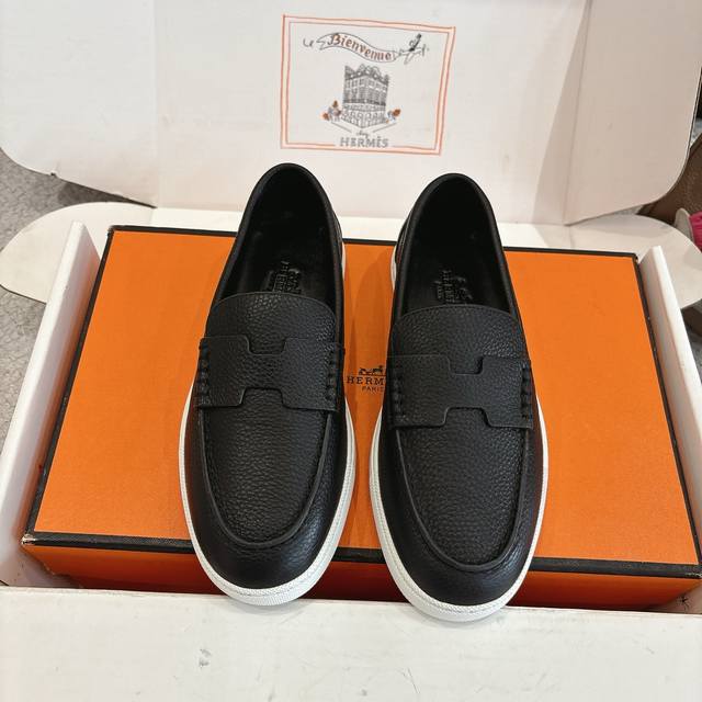 Women's and Men's 70 Hermes Sneakers - Stylish and versatile, super comfortable