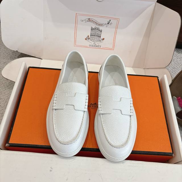 Women's and Men's 70 Hermes Sneakers Series - Stylish and Versatile, Super Comfo