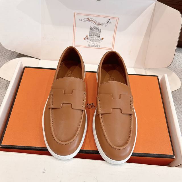 Women's and Men's 70 Hermes Sneakers - Stylish and versatile, super comfortable