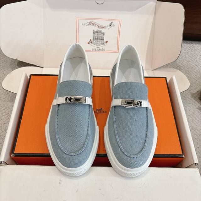 Women's and Men's 70 Hermes Sneakers Series - Stylish and Versatile, Super Comfo