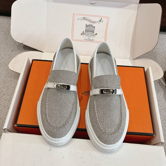 Women's and Men's 70 Hermes Sneakers Series - Stylish and Versatile, Super Comfo