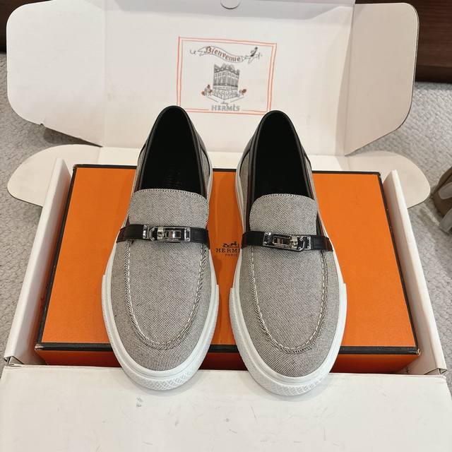 Women's and Men's 70 Hermes Sneakers Series - Stylish and Versatile, Super Comfo