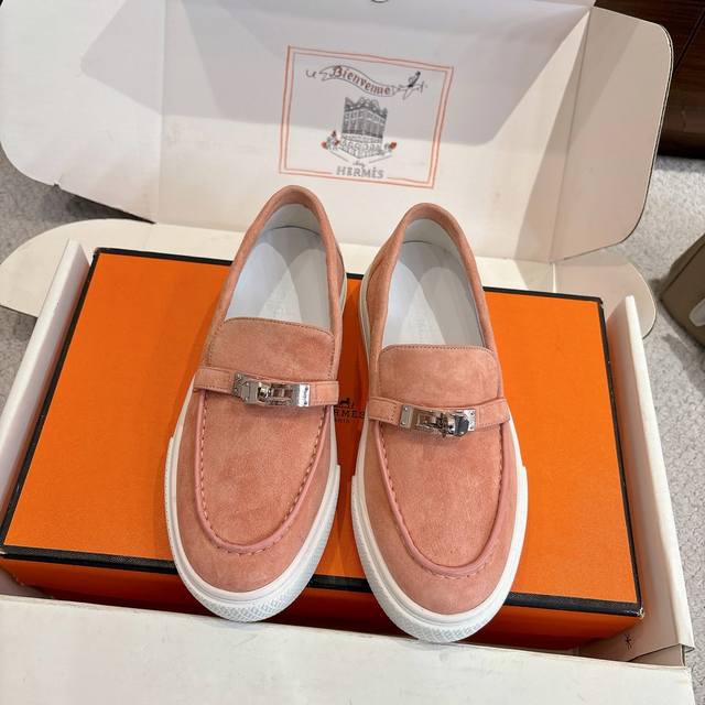 Women's and Men's 70 Hermes Sneakers Series - Stylish and Versatile, Super Comfo