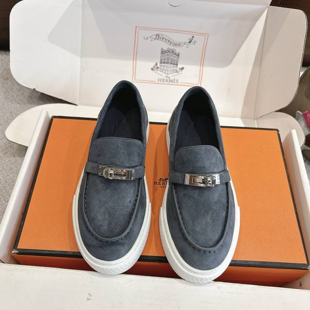 Women's and Men's 70 Hermes Sneakers Series - Stylish and Versatile, Super Comfo