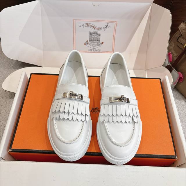 Women's and Men's 70 Hermes Sneakers Series - Stylish and versatile, super comfo
