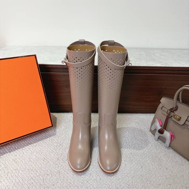 Perforated panel, factory price. Hermes Jumping boots, stylish and versatile cla