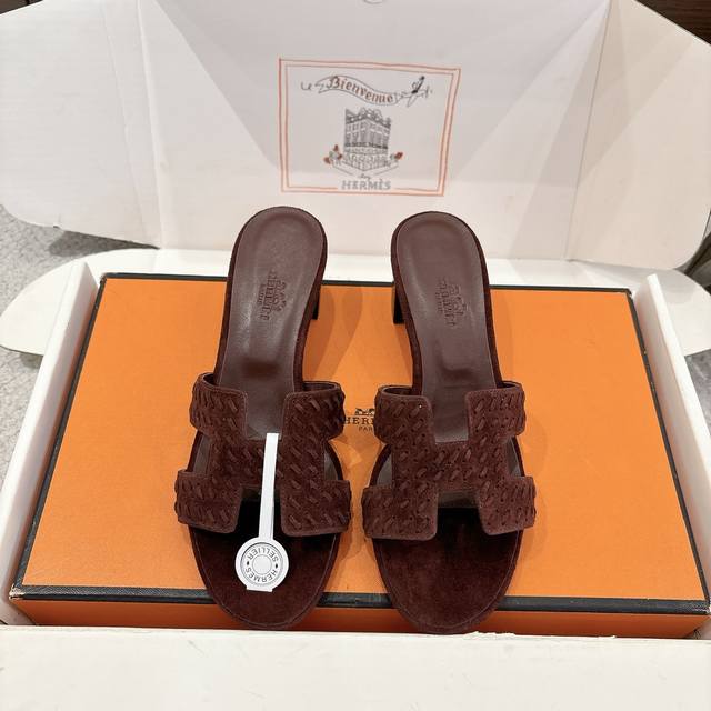 Factory Price P Hermes Oasis Sandals, stylish and versatile, super comfortable,