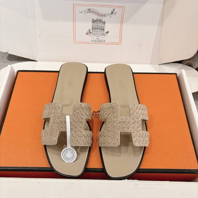 Factory Price P Hermes Oran Sandals, stylish and versatile, super comfortable. E