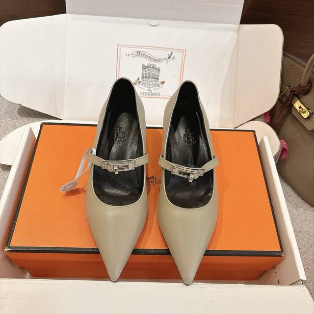 Leather buckle factory price. Hermes Kiara 40 high heels, original disassembly,