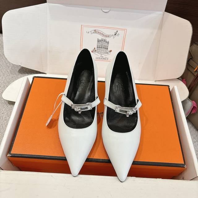 Leather buckle factory price. Hermes Kiara 40 high heels, original disassembly,