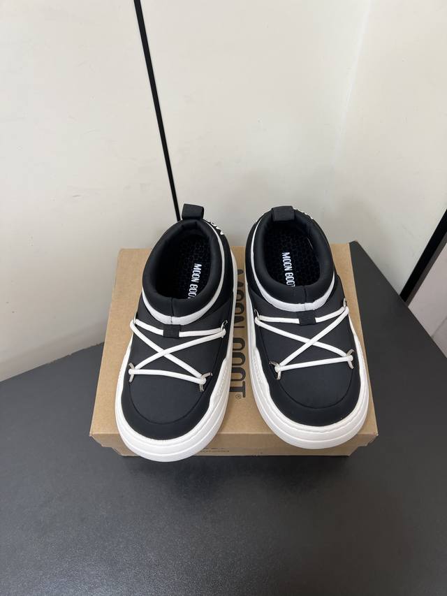 Moon Boot Luna Series 25 Autumn/Winter New Snow Boots A pair of shoes that don't