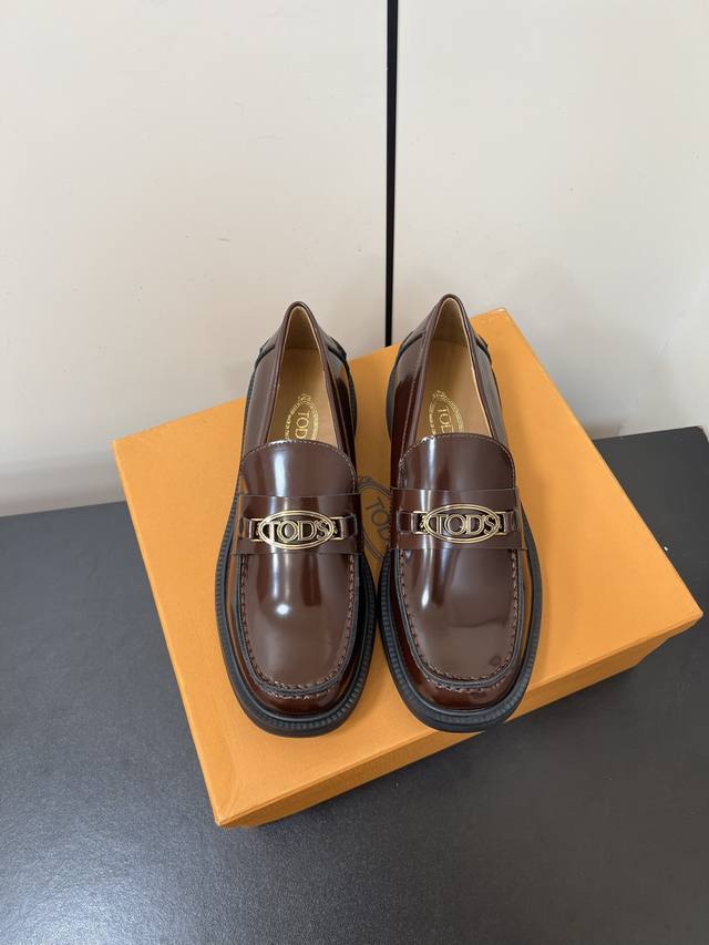 Tods New Metal T-Shaped Chain Buckle Loafers Tods loafers offer the same comfort