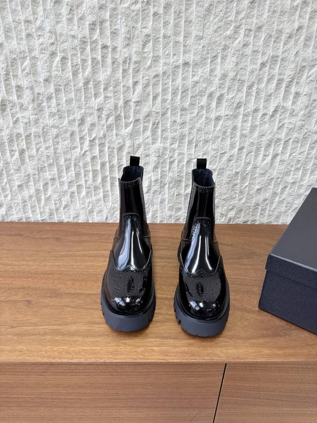 G172 Alexander Wang 25Ss Autumn/Winter New Brogue Chelsea Boots (Ddd) combine tr