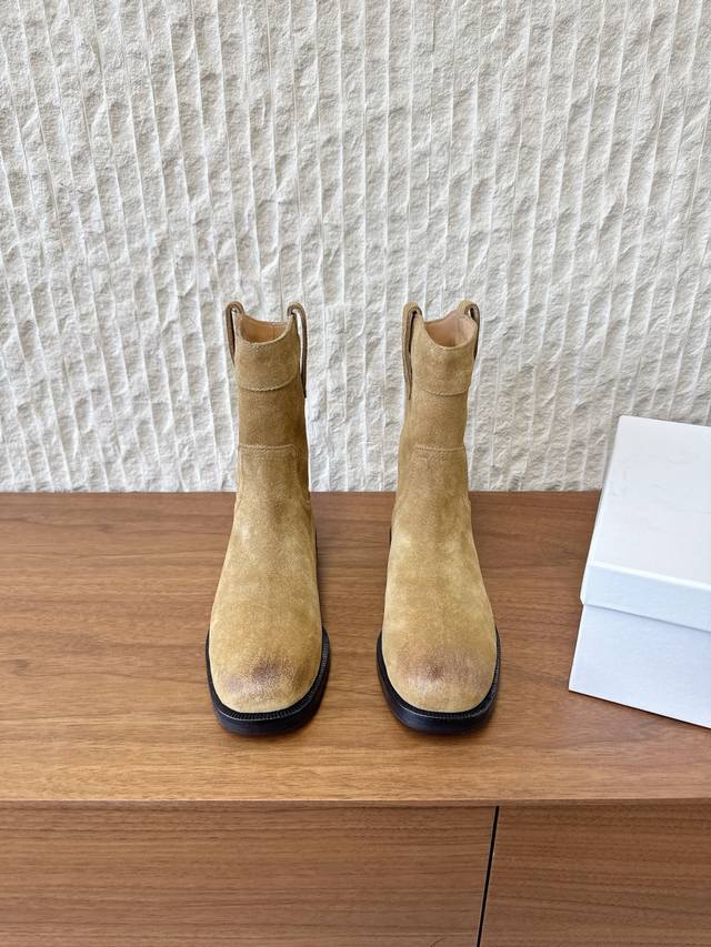 G299 Celine 25Ss Autumn/Winter New Retro Chunky Heel Chelsea Boots Ankle Boots C G299 Celine 25Ss Autumn/Winter New Retro Chunky Heel Chelsea Boots Ankle Boots C