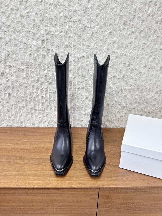 G299 Cow Leather Celine 25Ss Autumn/Winter New Retro Chunky Heel Chelsea Pointed G299 Cow Leather Celine 25Ss Autumn/Winter New Retro Chunky Heel Chelsea Pointed