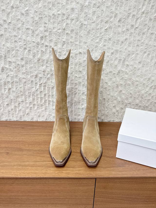 Niu Jing G299 Celine 25Ss Autumn/Winter New Retro Chunky Heel Chelsea Pointed To Niu Jing G299 Celine 25Ss Autumn/Winter New Retro Chunky Heel Chelsea Pointed To