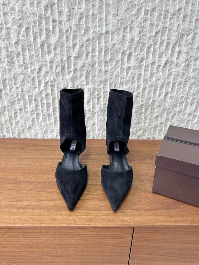 G101 Alaia 25Ss Autumn/Winter New Pointed Toe Kitten Heel Ankle Boots/Sandals Th