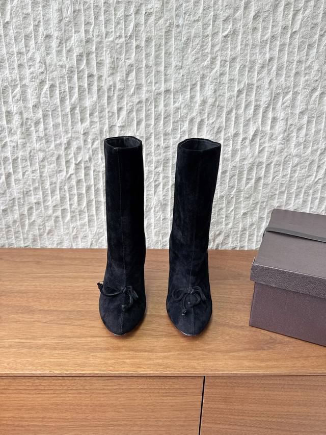 G101 Alaia 25Ss Autumn/Winter New High-Heeled Horse Hair Straight Ankle Boots El