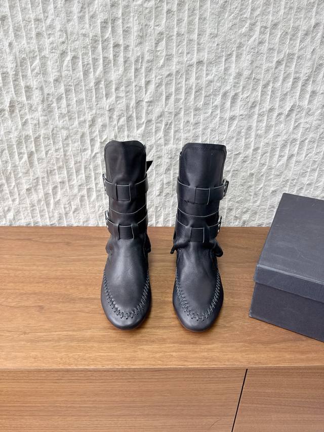 G101 Ann Demeulemesster, a niche streetwear brand, presents its new Fall/Winter