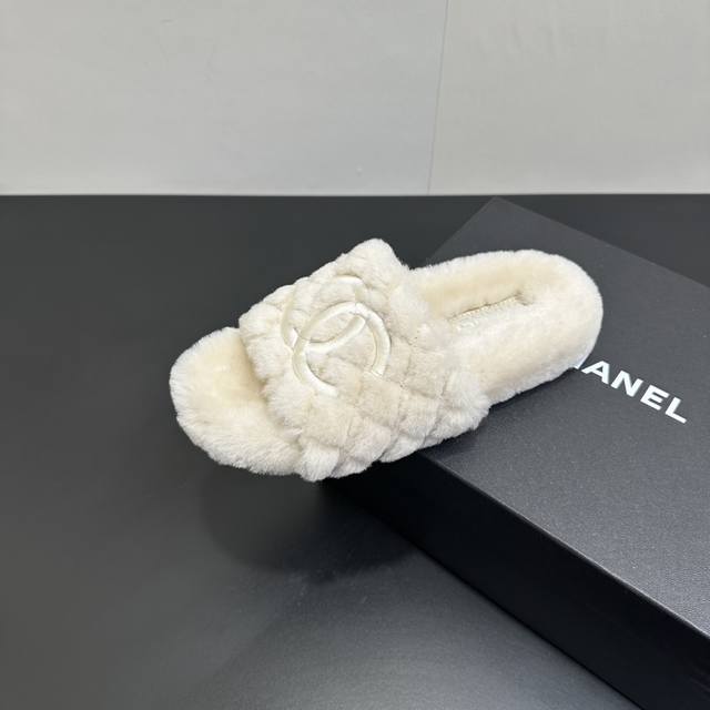 Chanel 25S Furry Wool Slippers, a hot new arrival in the early autumn collection