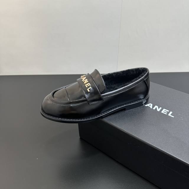 Maoli 2025 Spring New Chanel Loafers with Diamond Embroidery and Letter Buckle.