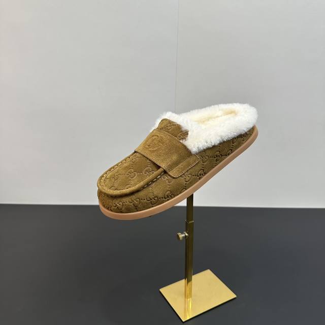 2025 Gucci new Merino wool slip-on sandals, reinterpreting Gucci's equestrian tr 2025 Gucci new Merino wool slip-on sandals, reinterpreting Gucci's equestrian tr