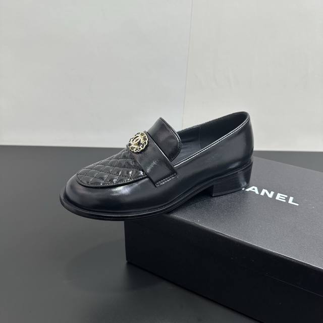 2025 Spring New Chanel Loafers with Diamond Embroidery and Letter Buckle. Suitab