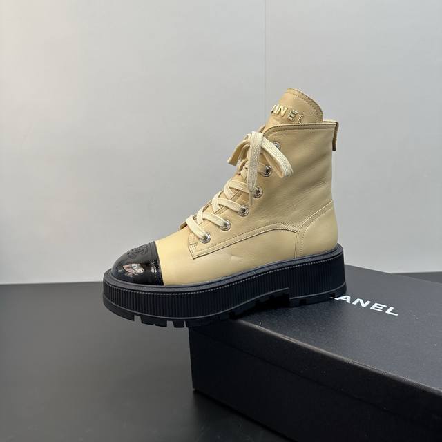 Chanel 2025 Fall/Winter Lambskin Lace-up Ankle Boots - New Arrival! The design i