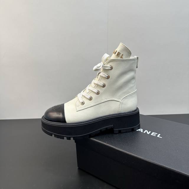 Chanel 2025 Fall/Winter Lambskin Lace-up Ankle Boots - New Arrival! The design i