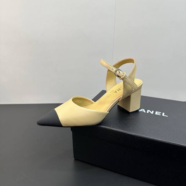 Factory Price P Chanel Mini High-Heeled Sandals with Openwork Design Exuding fem