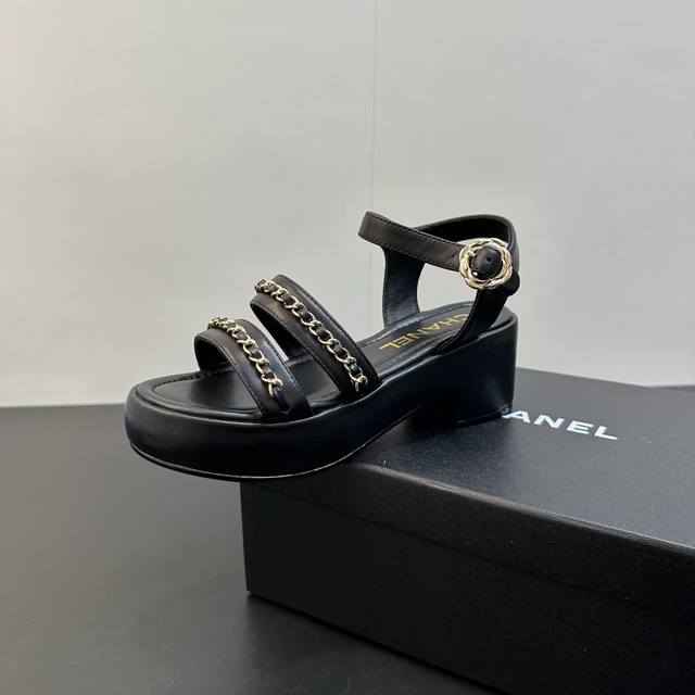 Chanel 25B Chain Flat High-Heeled Platform Sandals A versatile sandal you'll nev