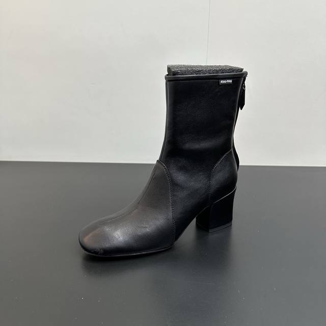 Miumiu F033 25Ss Autumn/Winter Elastic Back Zipper Ankle Boots, the most worthwh
