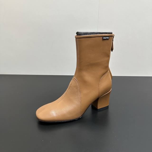 Miumiu F033 25Ss Autumn/Winter Elastic Back Zipper Ankle Boots, the most worthwh