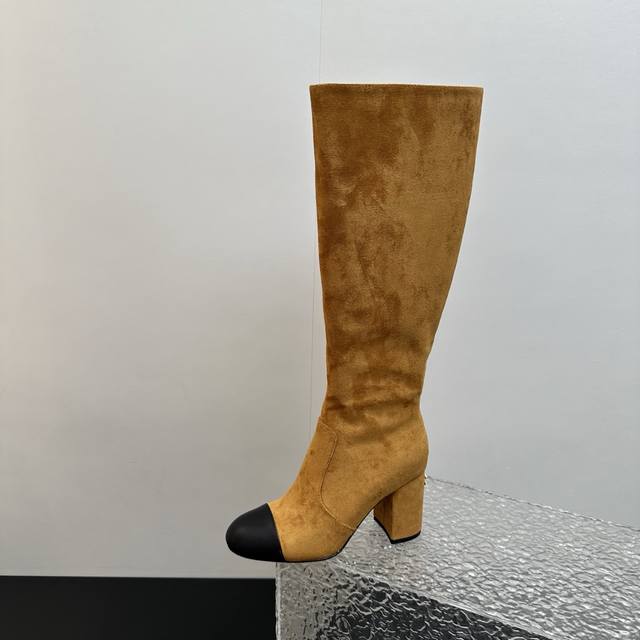 Chanel's new patchwork knee-high boots, simple and elegant, fashionable and vers