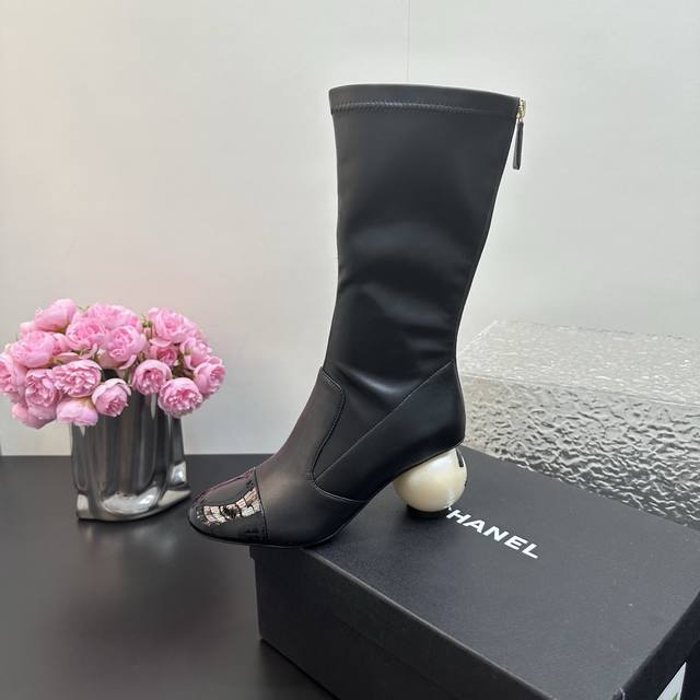 Chanel Fall/Winter 2025 Runway Collection Double C Giant Pearl Heel Stretch Ankl