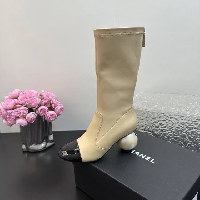 Chanel Fall/Winter 2025 Runway Collection Double C Giant Pearl Heel Stretch Ankl