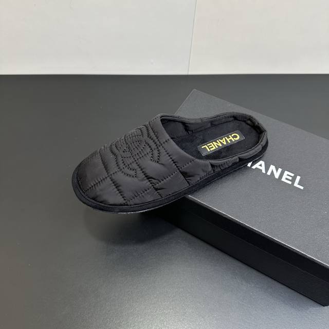 Chanel New Style Indoor Slippers, Closed-Toe Half-Slippers These Chanel slippers