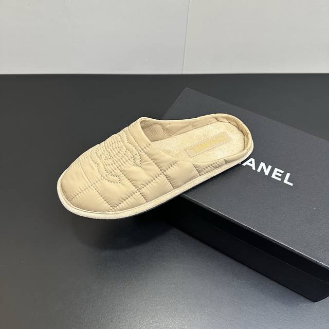 Chanel New Style Indoor Slippers, Closed-Toe Half-Slippers These Chanel slippers