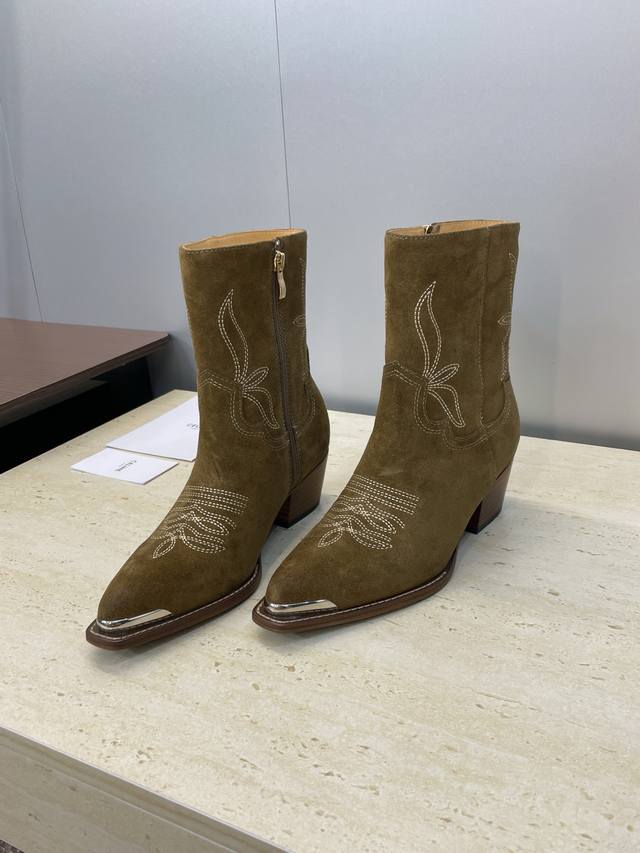 Factory Price P Celine 2025 Autumn/Winter New Punk Style Iron-Toe Motorcycle Emb Factory Price P Celine 2025 Autumn/Winter New Punk Style Iron-Toe Motorcycle Emb