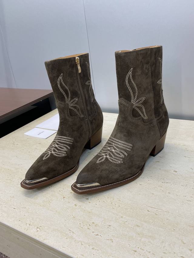 Factory Price P Celine 2025 Autumn/Winter New Punk Style Iron Head Motorcycle Em Factory Price P Celine 2025 Autumn/Winter New Punk Style Iron Head Motorcycle Em