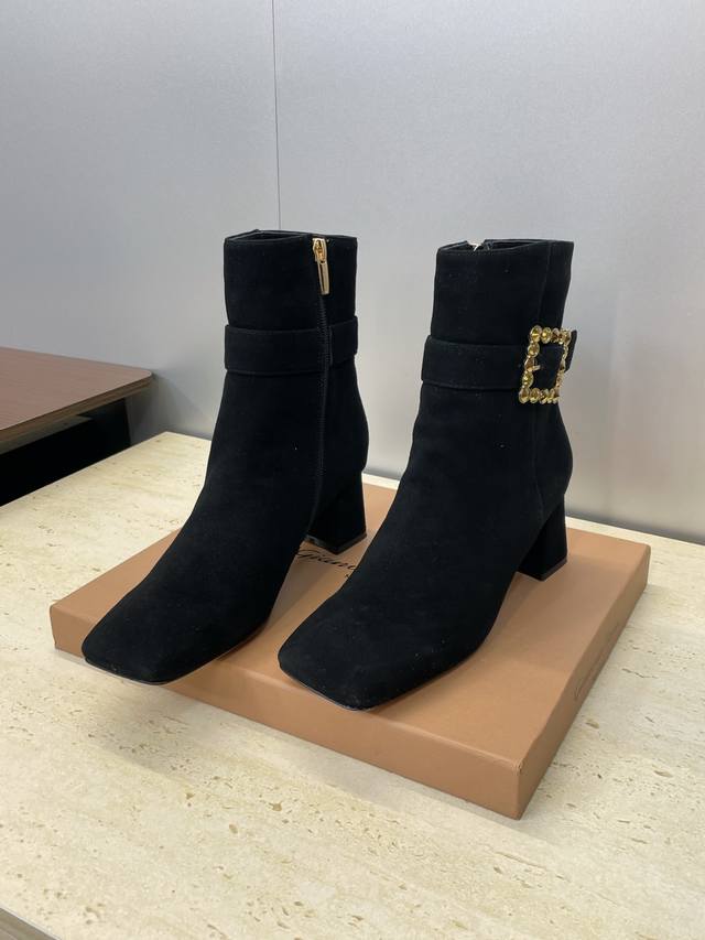 Factory Price P Gianvito Rossi 2025 Autumn/Winter New Arrival and Naked Motorcyc