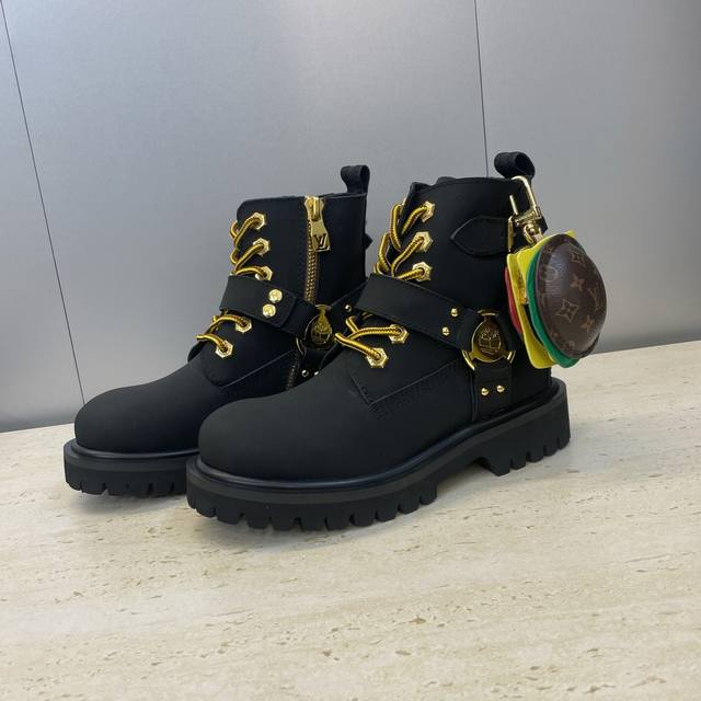 Factory direct price, no bag included. Louis Vuitton x Timberland collaboration