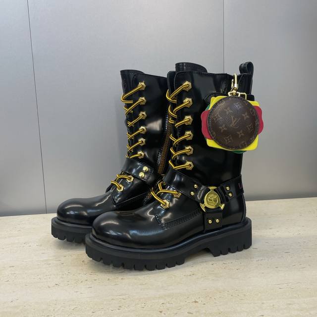 Factory direct price, no bag included. Louis Vuitton x Timberland collaboration