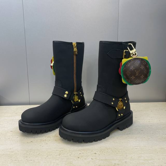 Factory direct price, no bag included. Louis Vuitton x Timberland collaboration