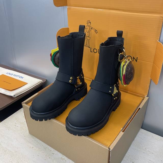 Factory direct price, no bag included. Louis Vuitton x Timberland collaboration