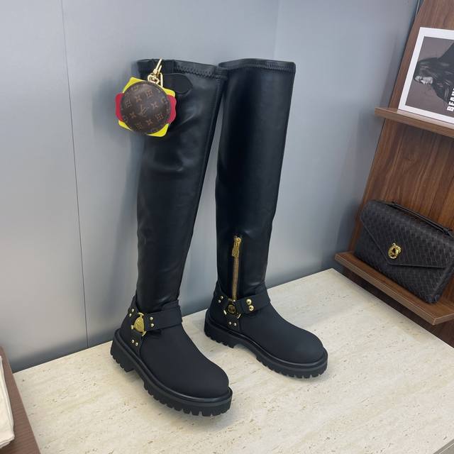 Factory direct price, no bag included. Louis Vuitton x Timberland collaboration